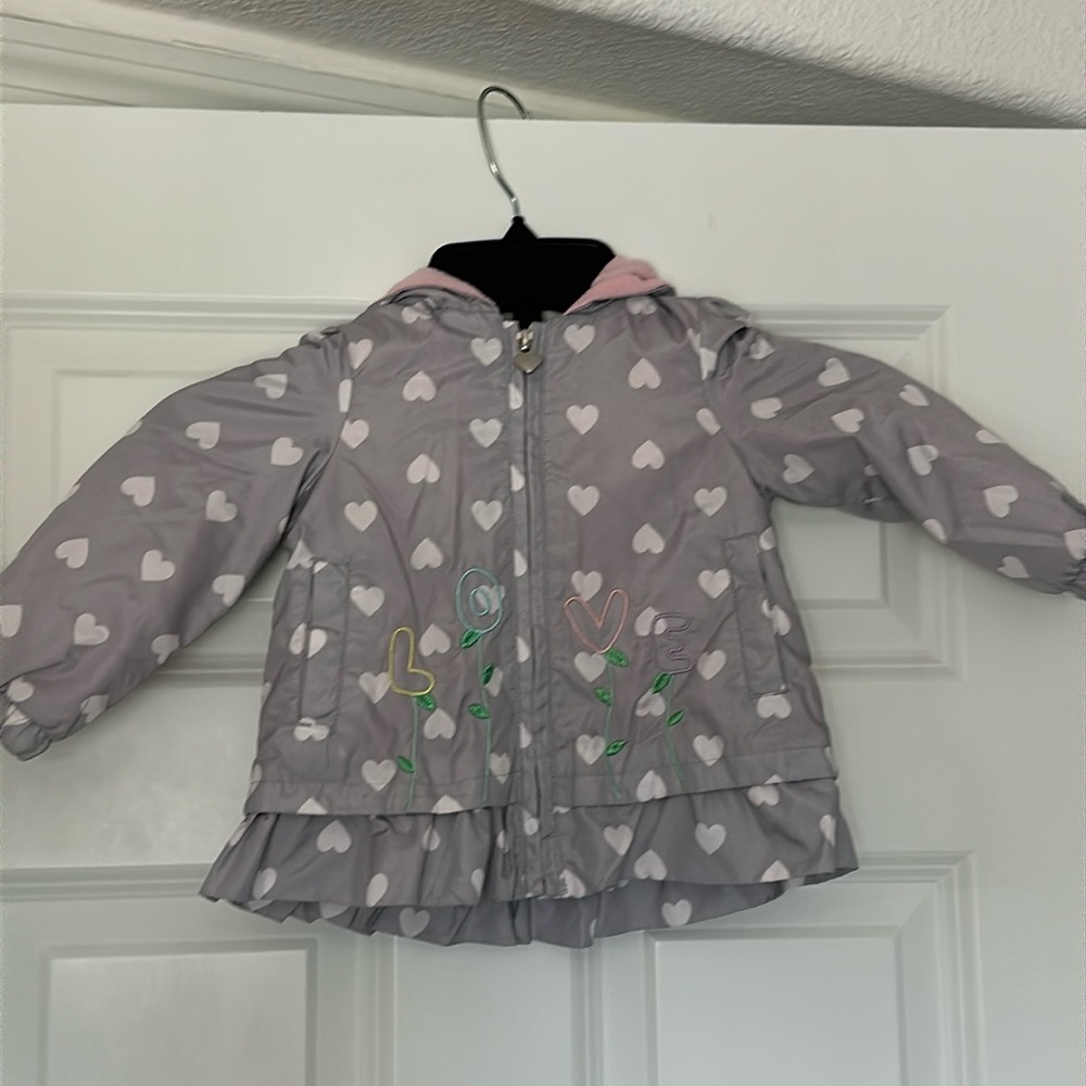 LIKE NEW LONDON FOG GIRLS RAINCOAT. Size 18M. Grey w/white hearts. Pink fleece.